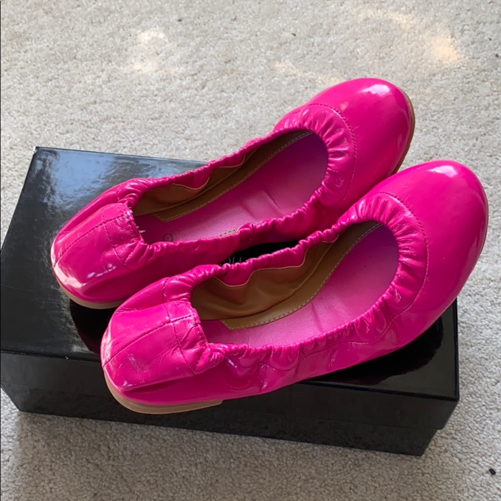 Boutique 9 magenta patent leather flats